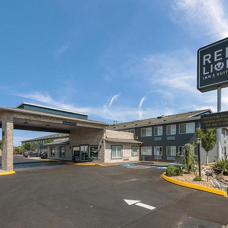Red Lion Inn & Suites Kennewick Tri-Cities Exterior photo